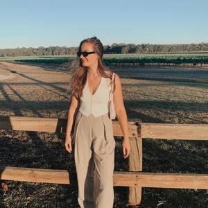 Meet your Posher, Kayla